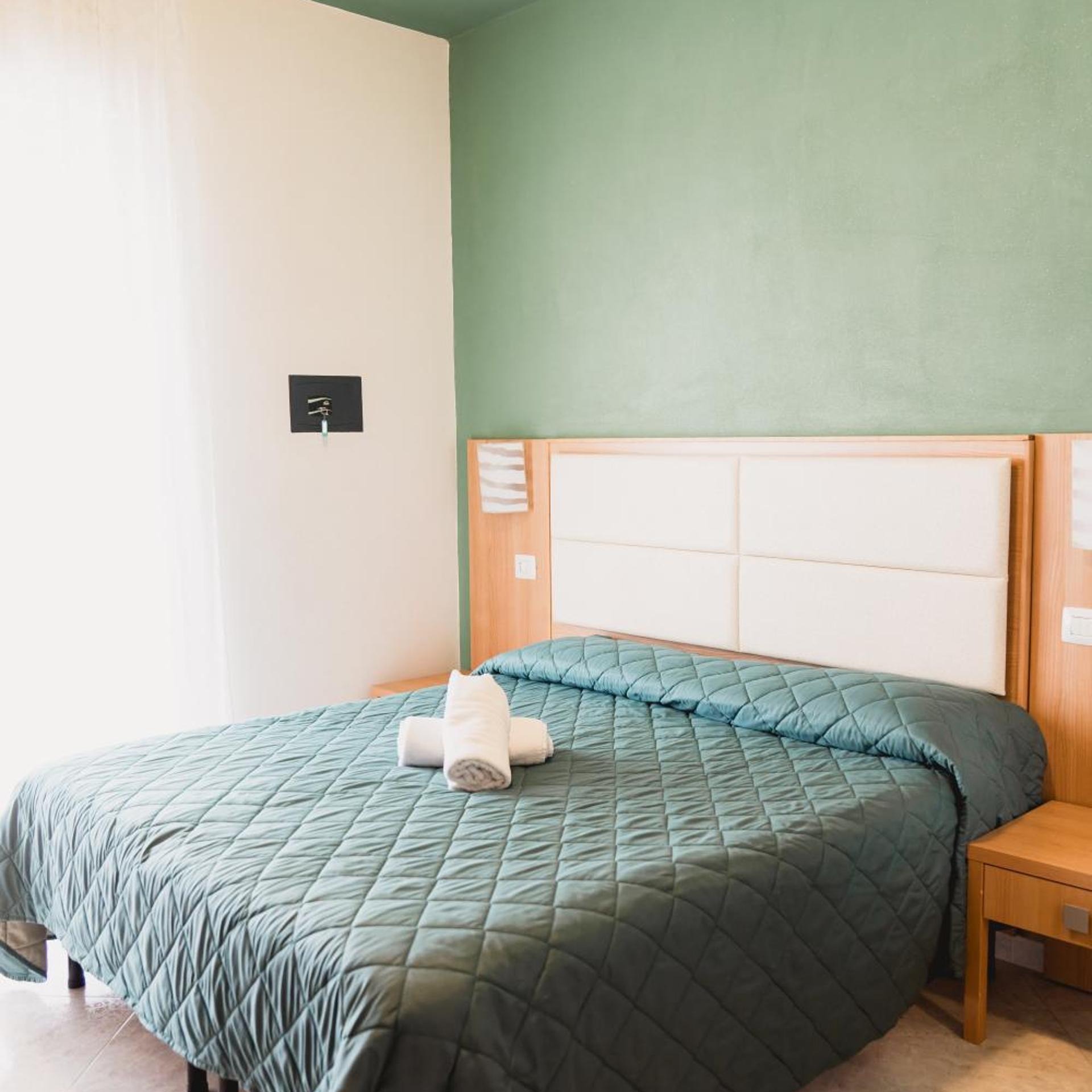 Room, Triple, Lateral Side Sea View, Balcony