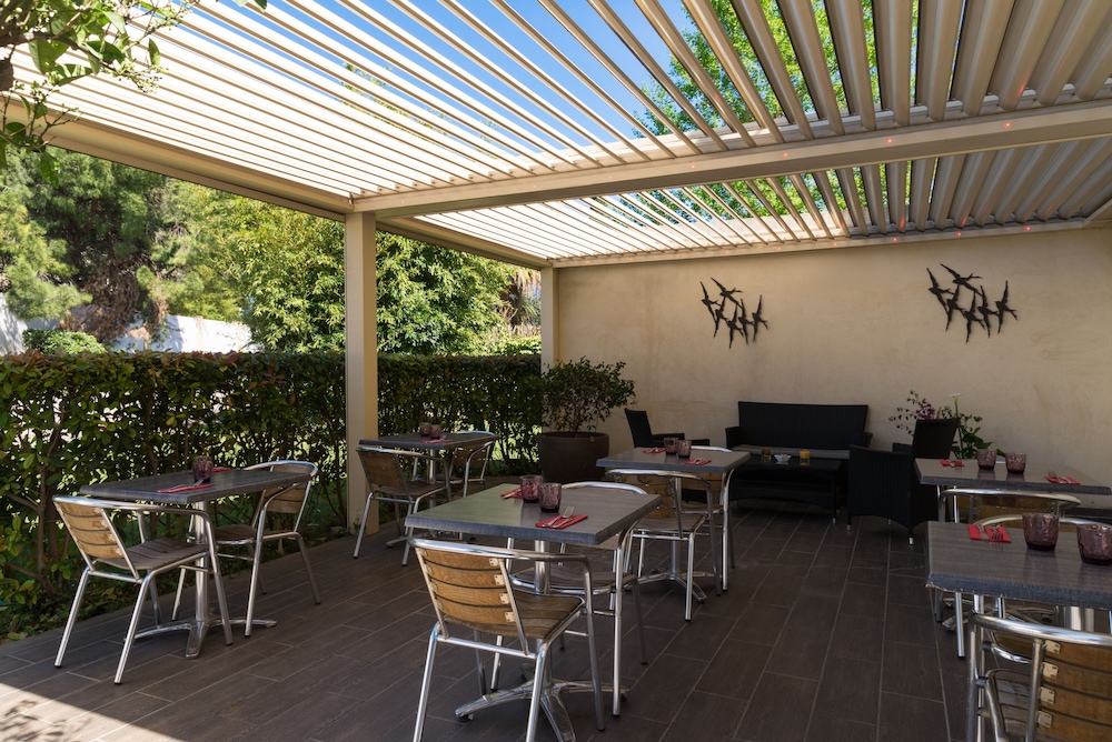 Hotel the Originals Nimes Costieres 43/60