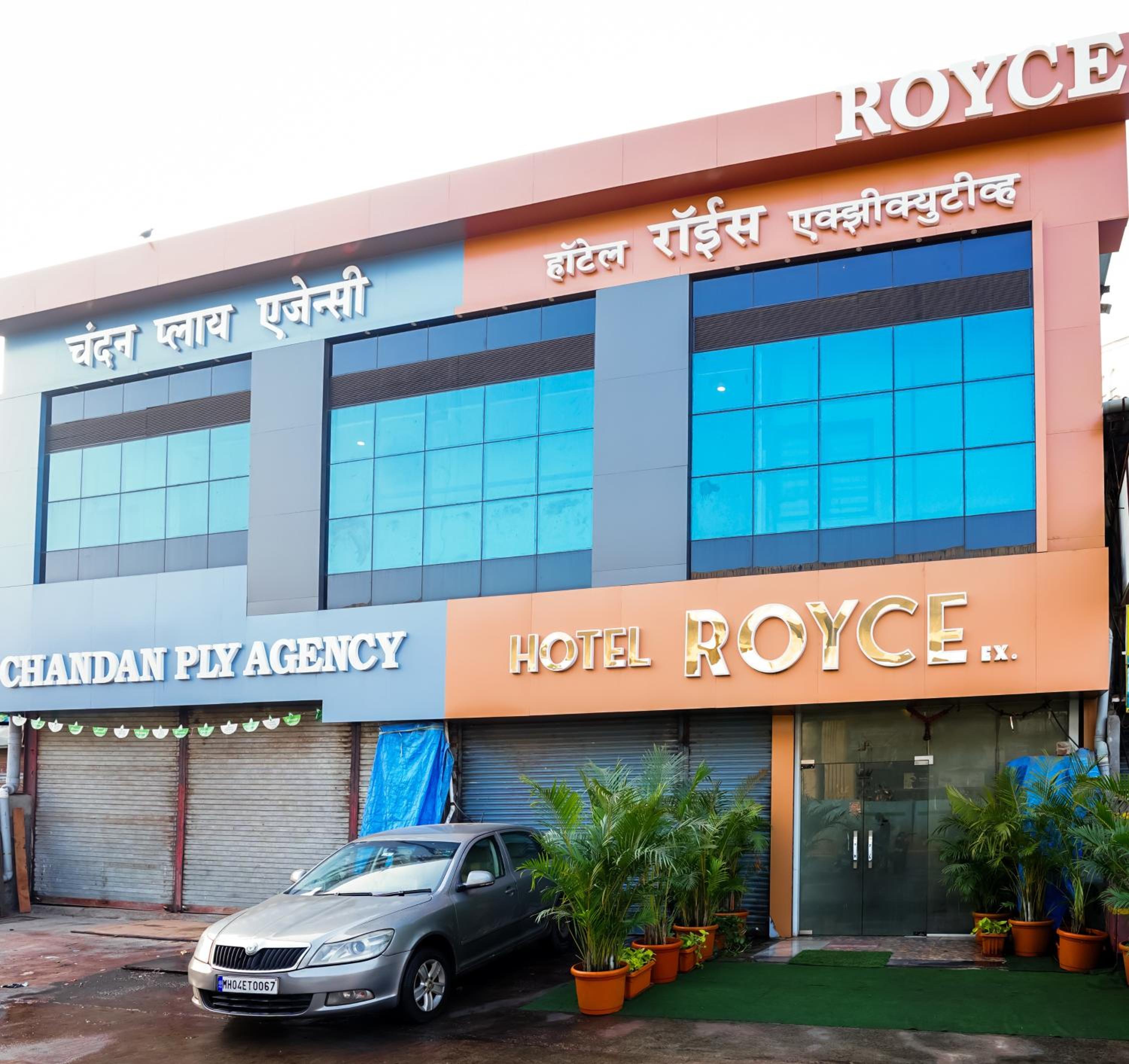 Hotel Royce Executive, Near US Consulate 4/28