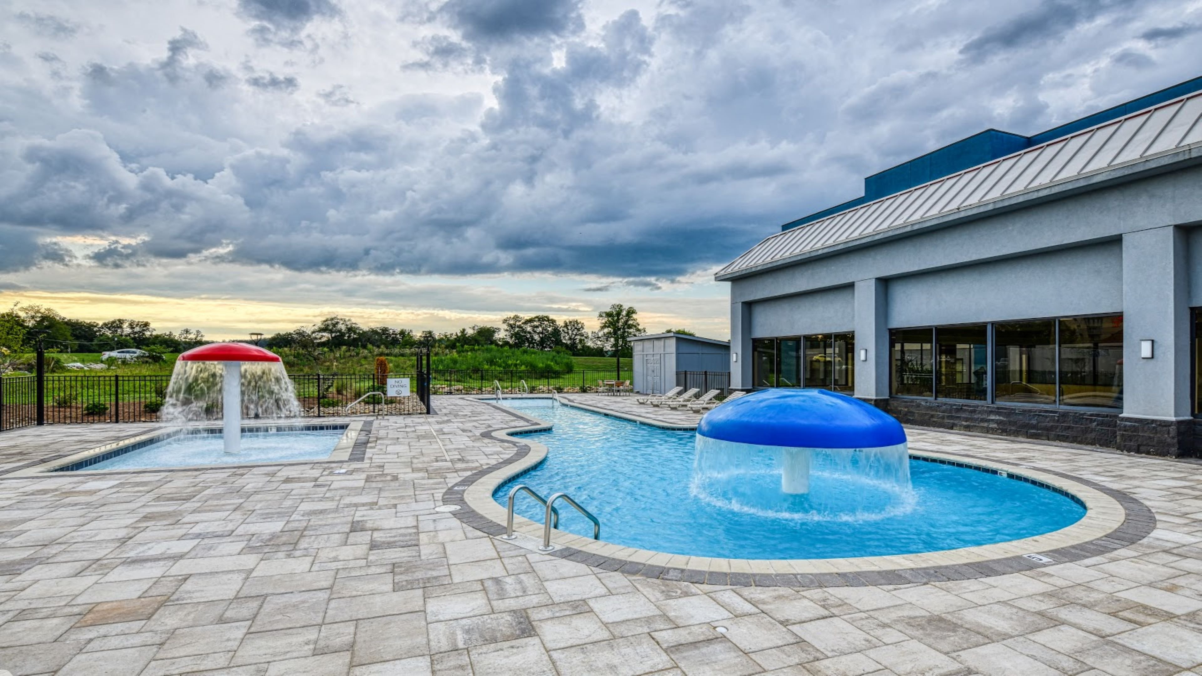 Holiday Inn Express Hotel and Suites Pigeon Forge/Near Dollywood 53/55