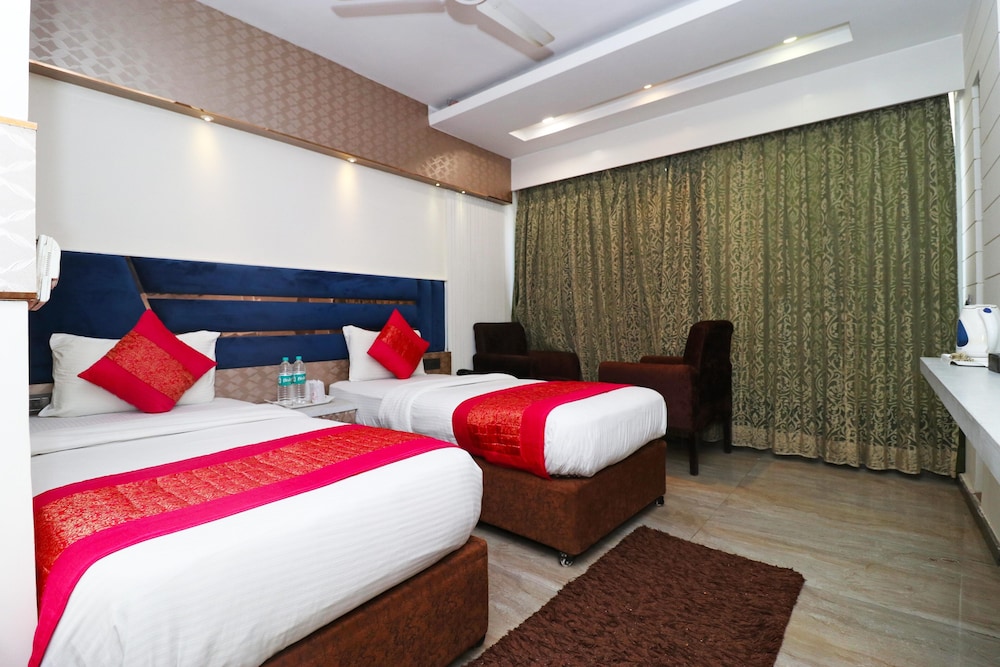 Hotel Krishna Plaza 19/43