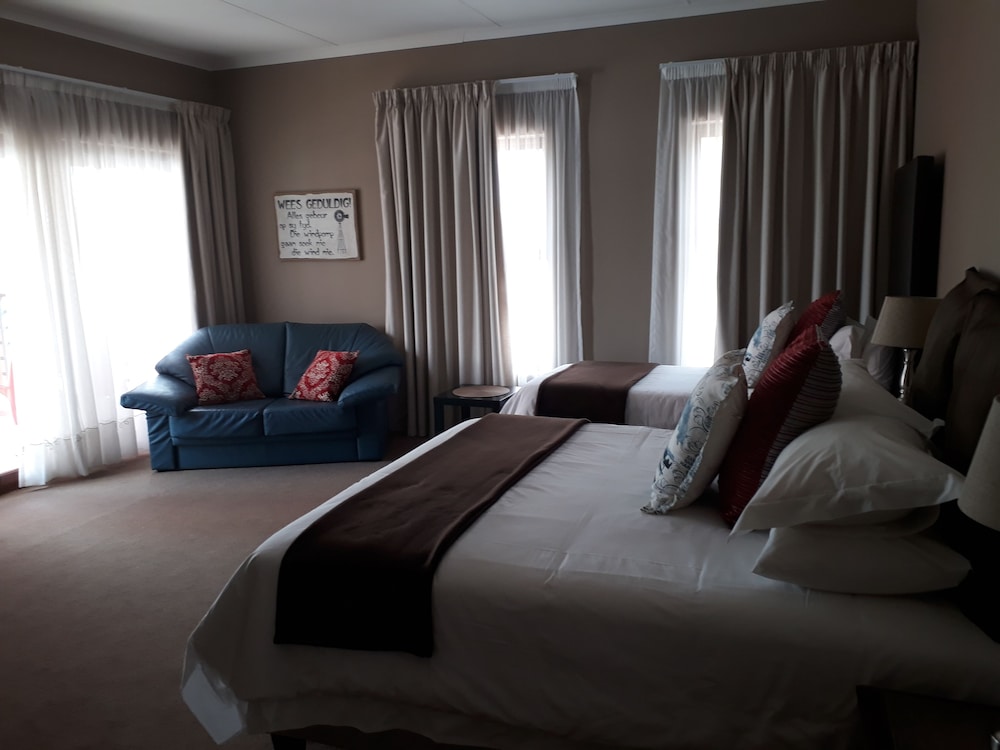 Karoo Sun Boutique Guest House 14/46