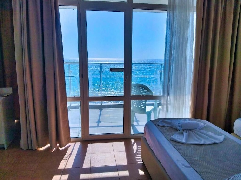 Aphrodite Hotel 25/73