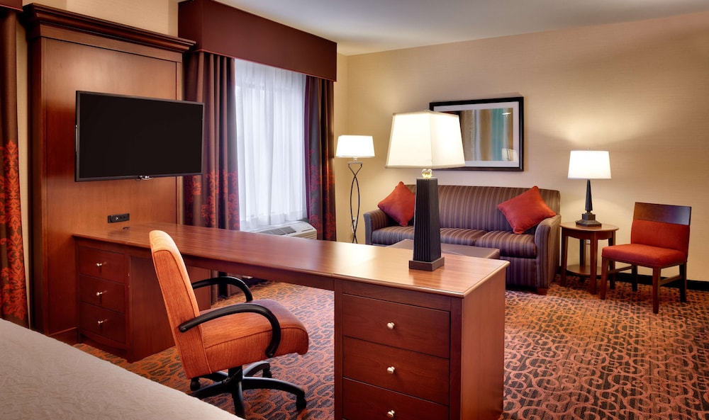 Hampton Inn Omaha/West Dodge Road (Old Mill) 40/50