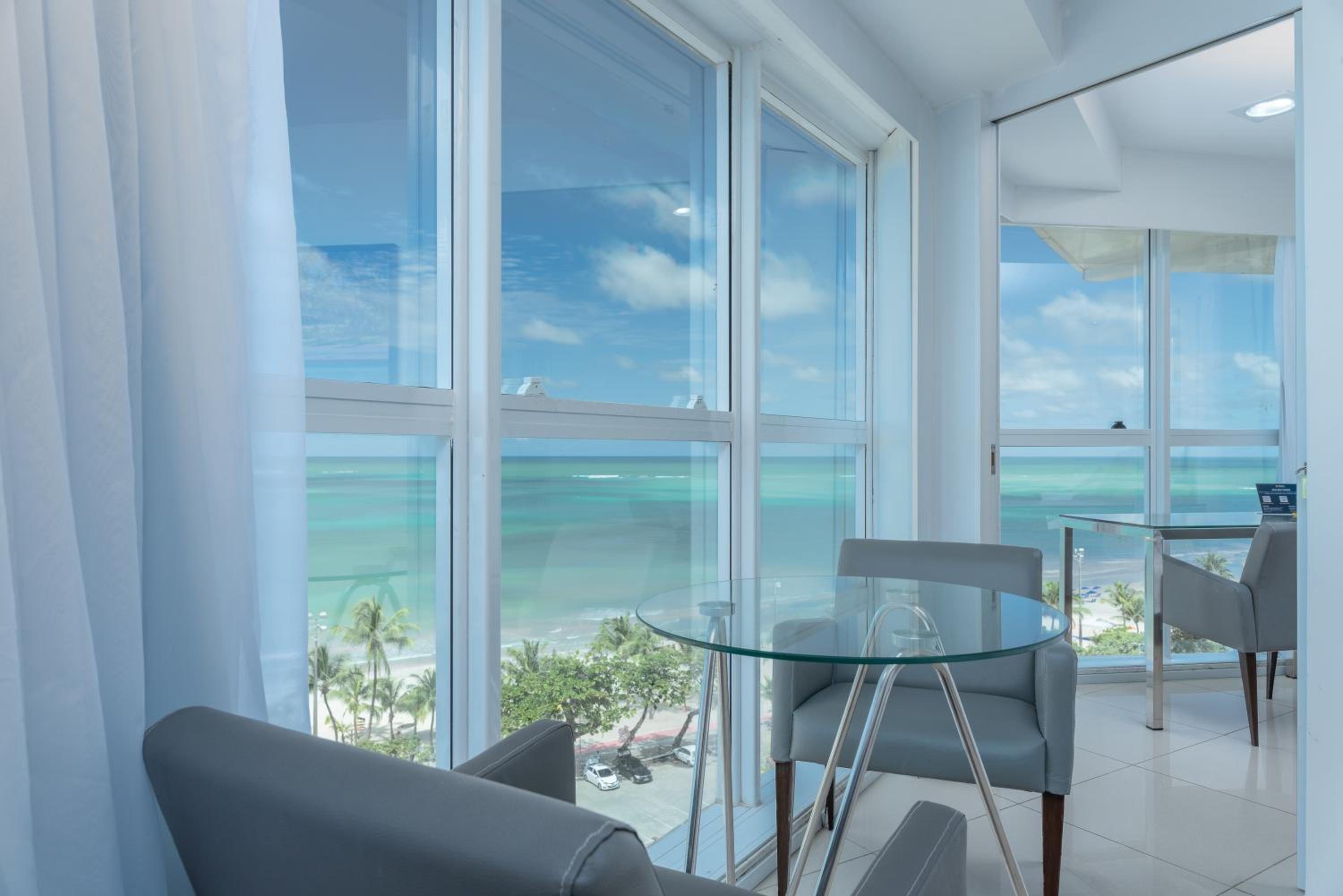 Master, Family, Suite, Double and Twin Beds, Ocean Front
