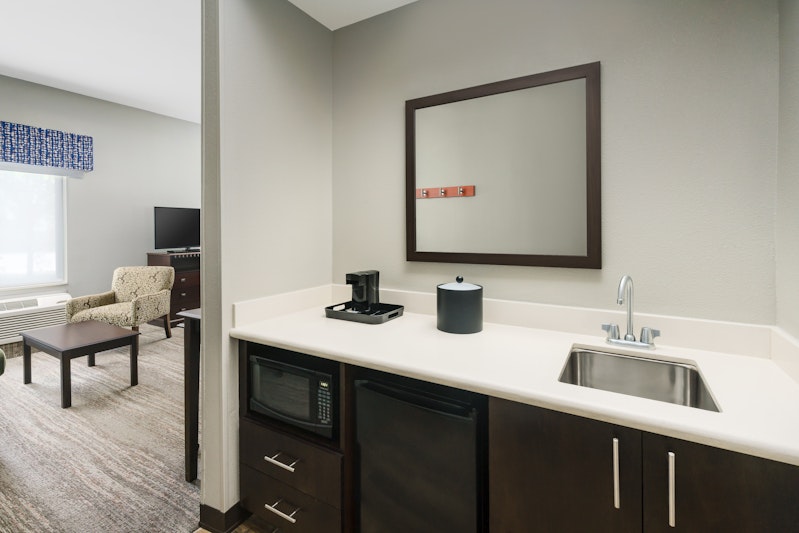 Hampton Inn Suites West Sacramento 53/62