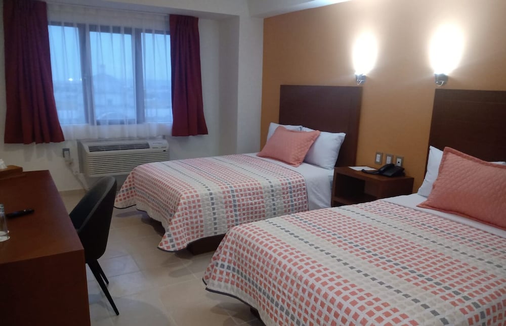 EXECUTIVE, 2 DOUBLE BEDS