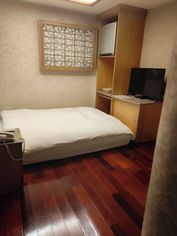 ECONOMY, DOUBLE BED