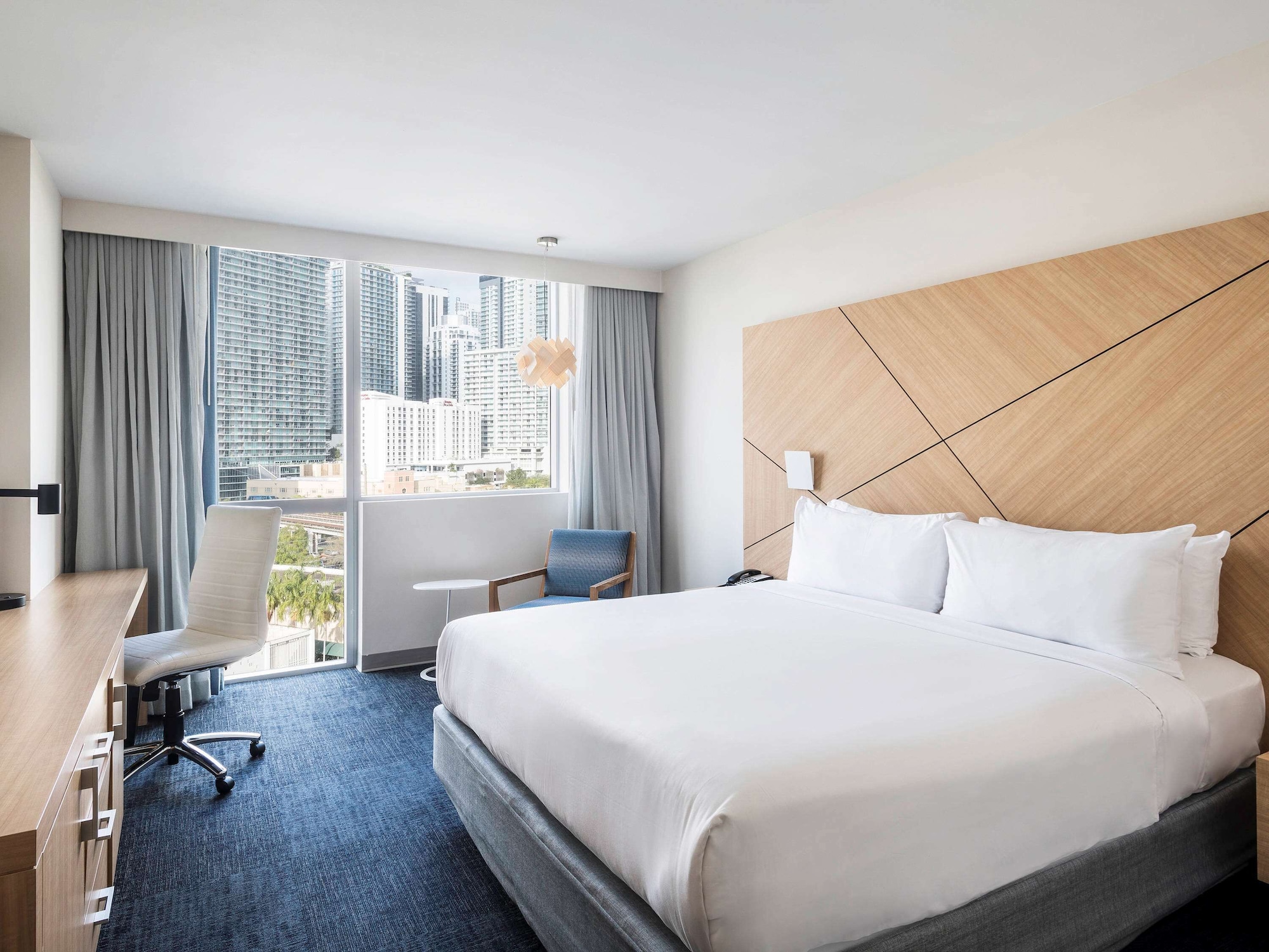 CITY, SUPERIOR, KING BED, PARK VIEW