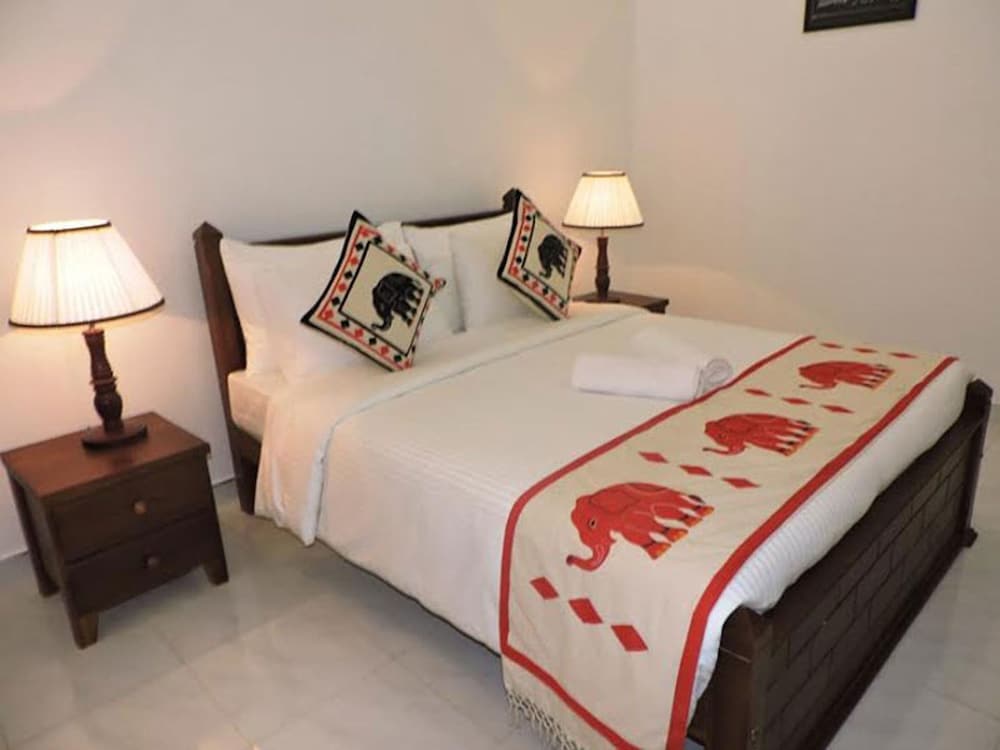 Capital Regency Hotel photo4