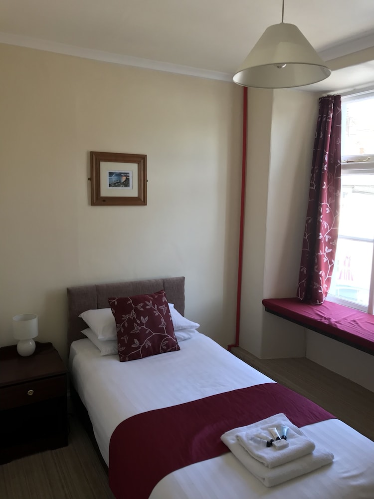The Crown Hotel 10/50