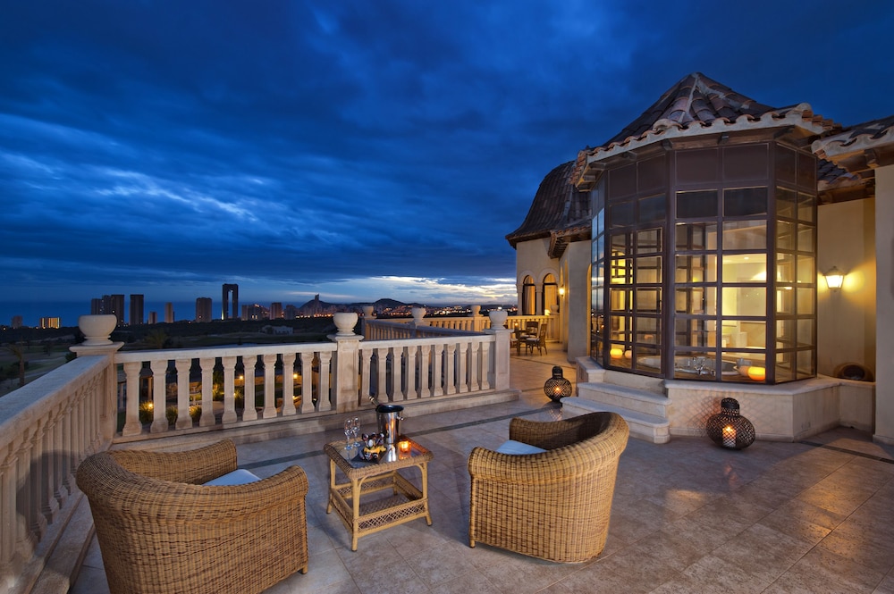The Level At Melia Villaitana 2/50