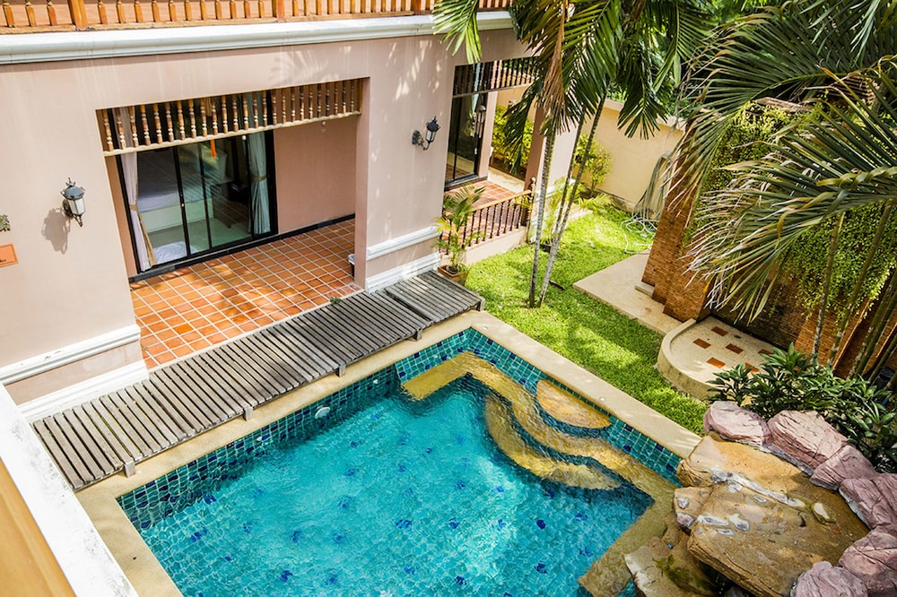 Pratamnak Villa 6/100