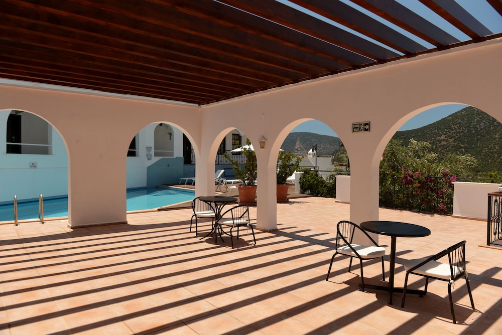 Kalamar Hotel 48/50