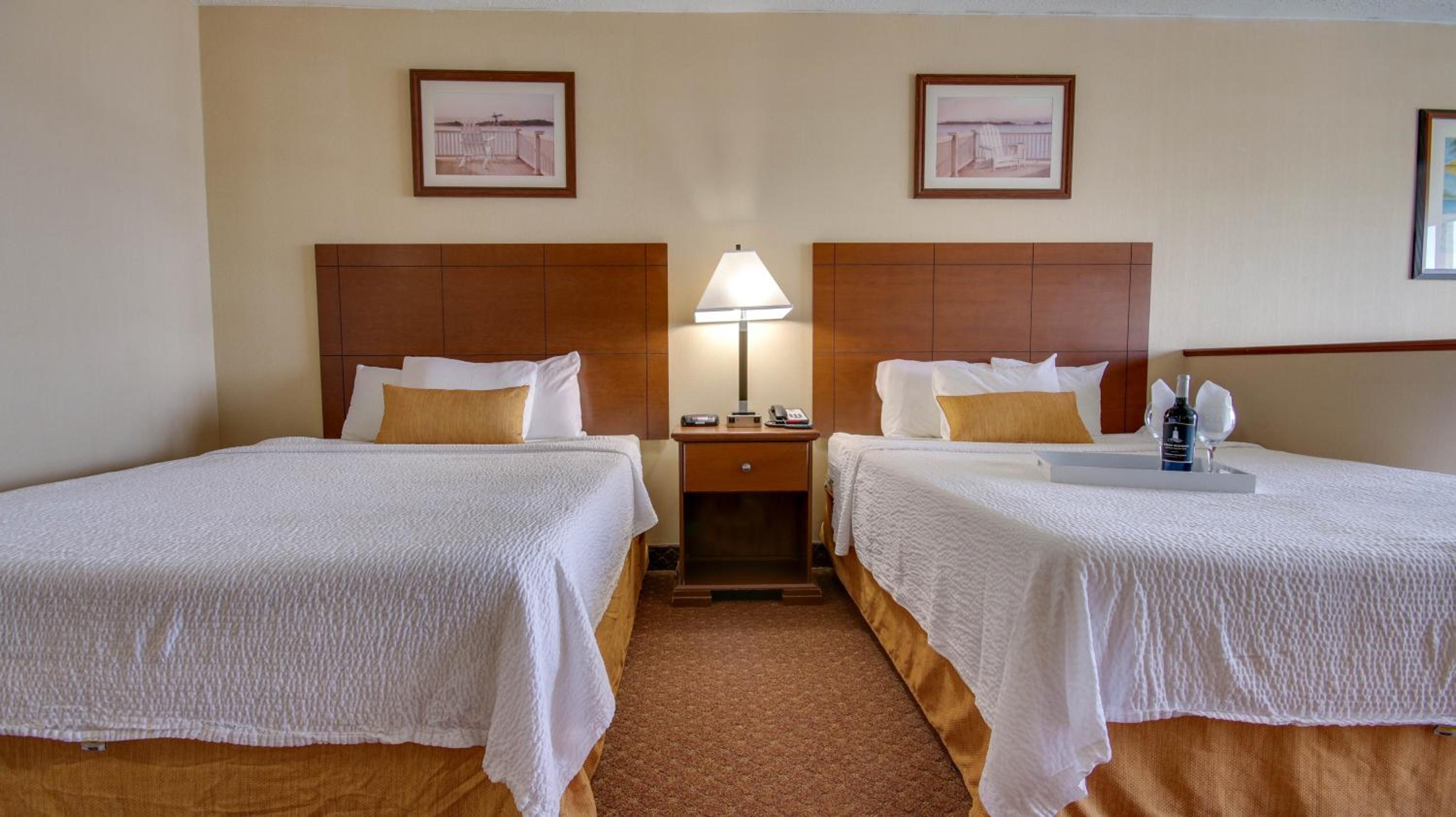Room, Queen Bed, No View, Kitchenette, South Building