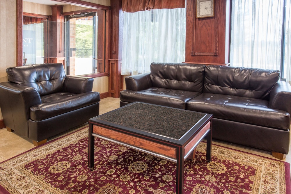 Baymont By Wyndham Muskegon 37/49