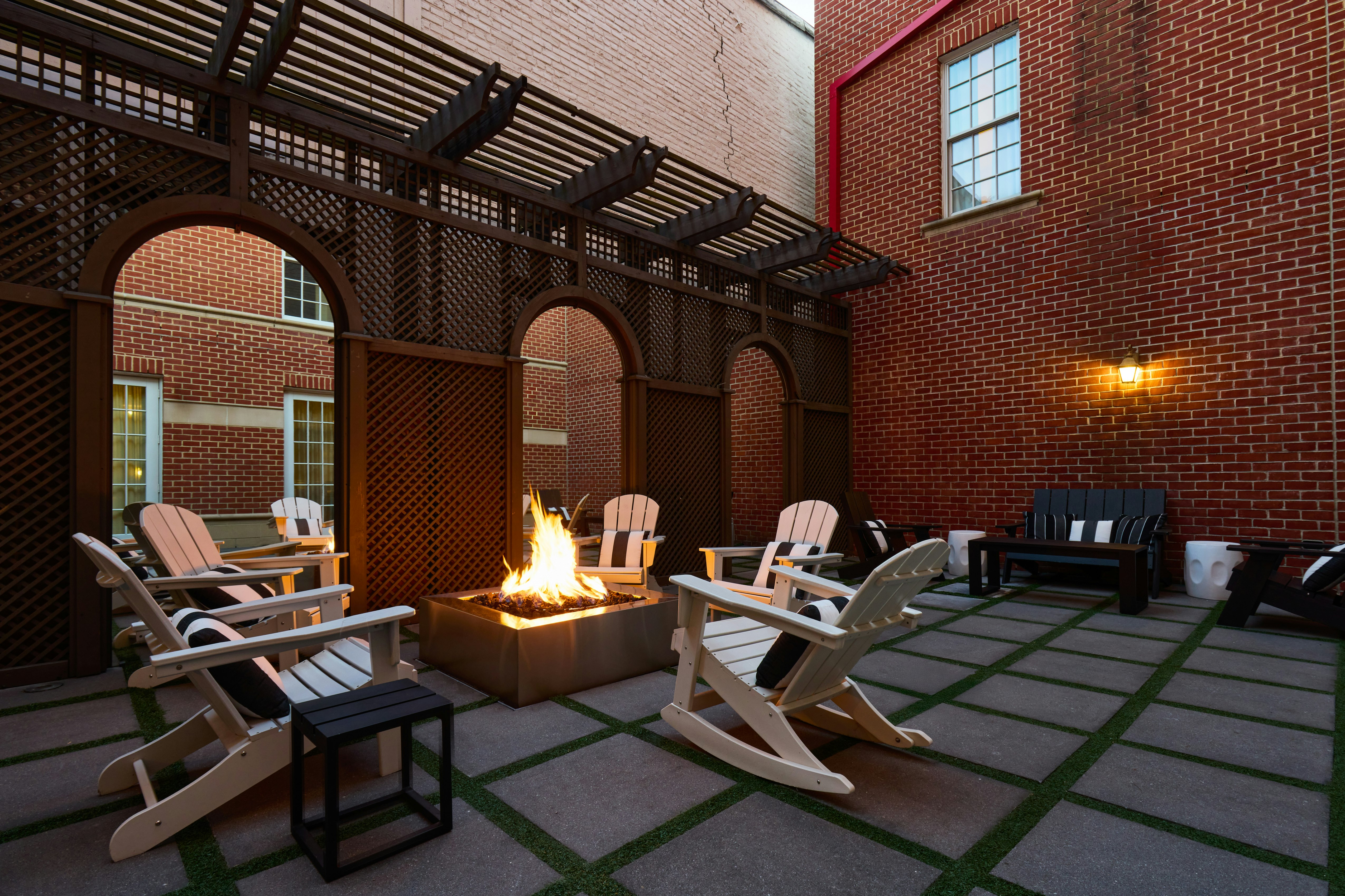 Archer Hotel Old Town Alexandria 37/81