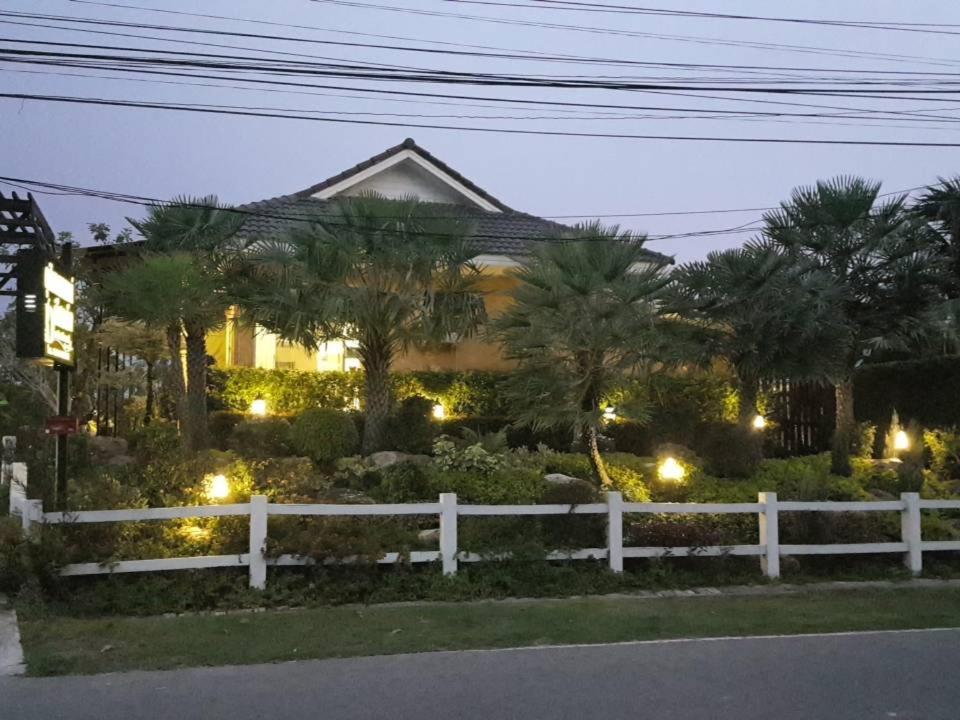 Dusita Grand Resort 1/29