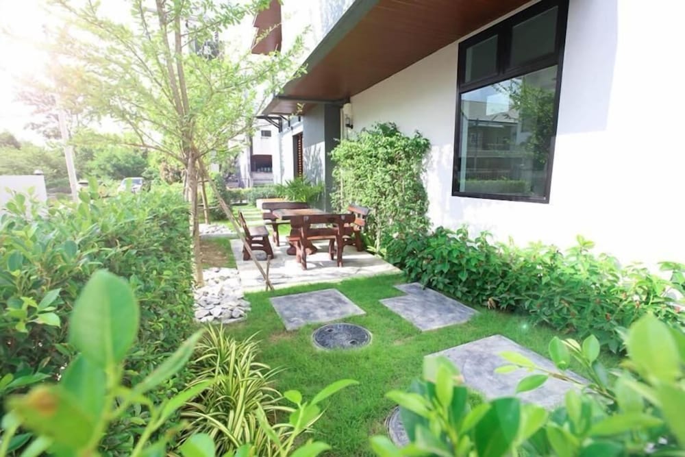 Luxsna Residence 57/63