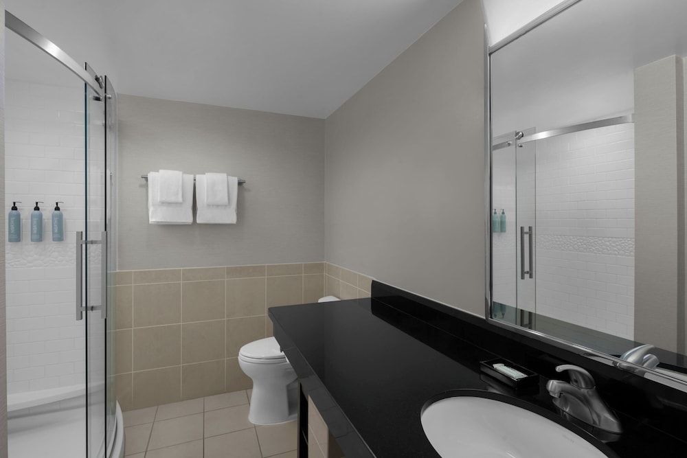 غرفة بسرير كينج لذوي الإعاقة، Courtyard Fort Lauderdale East Lauderdale By the Sea 4/7