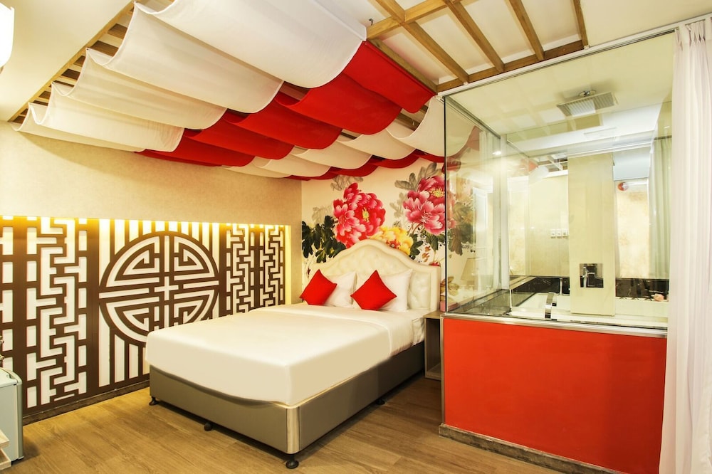 Cupid Hotel 33/72