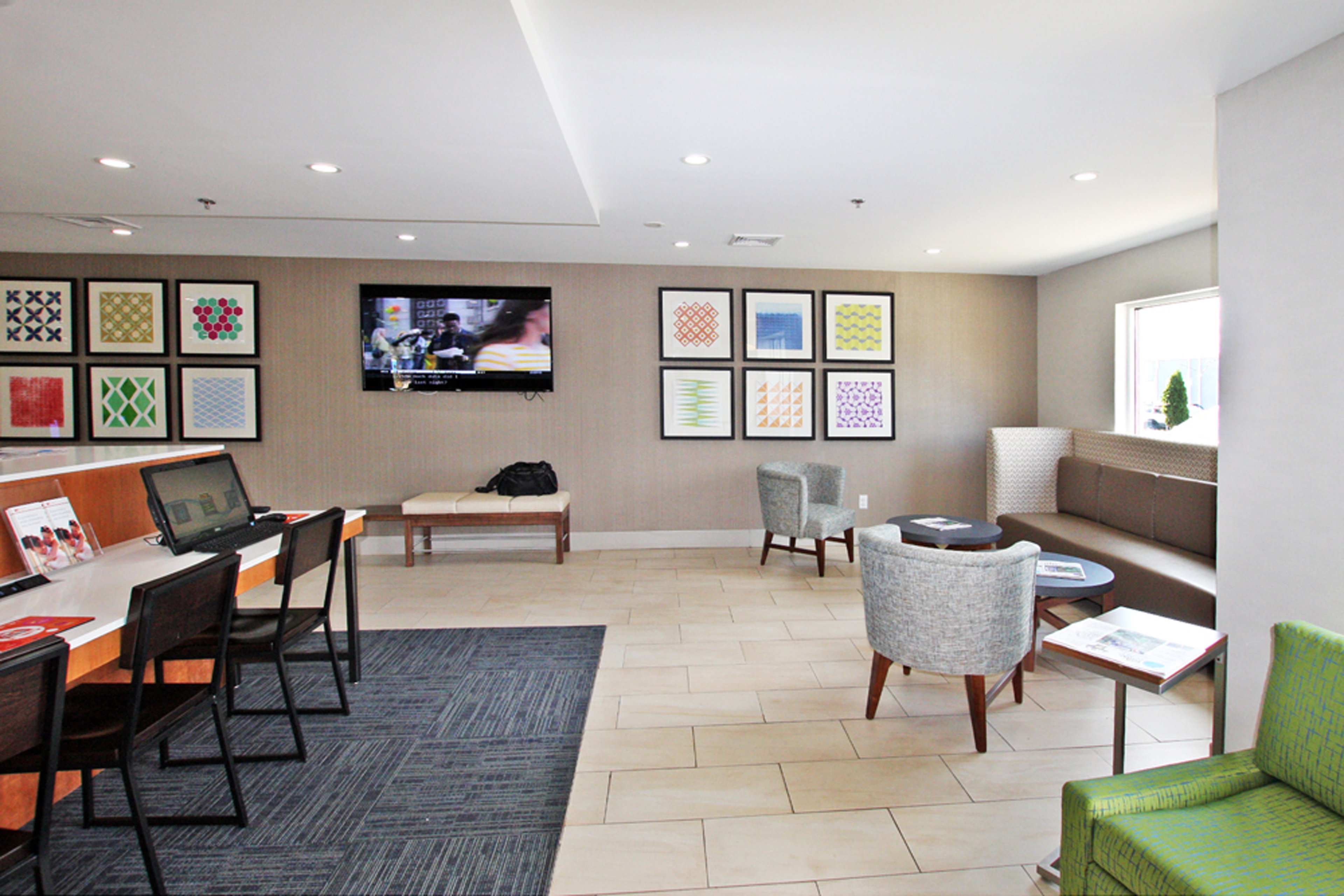 Holiday Inn Express Branford-New Haven 40/59