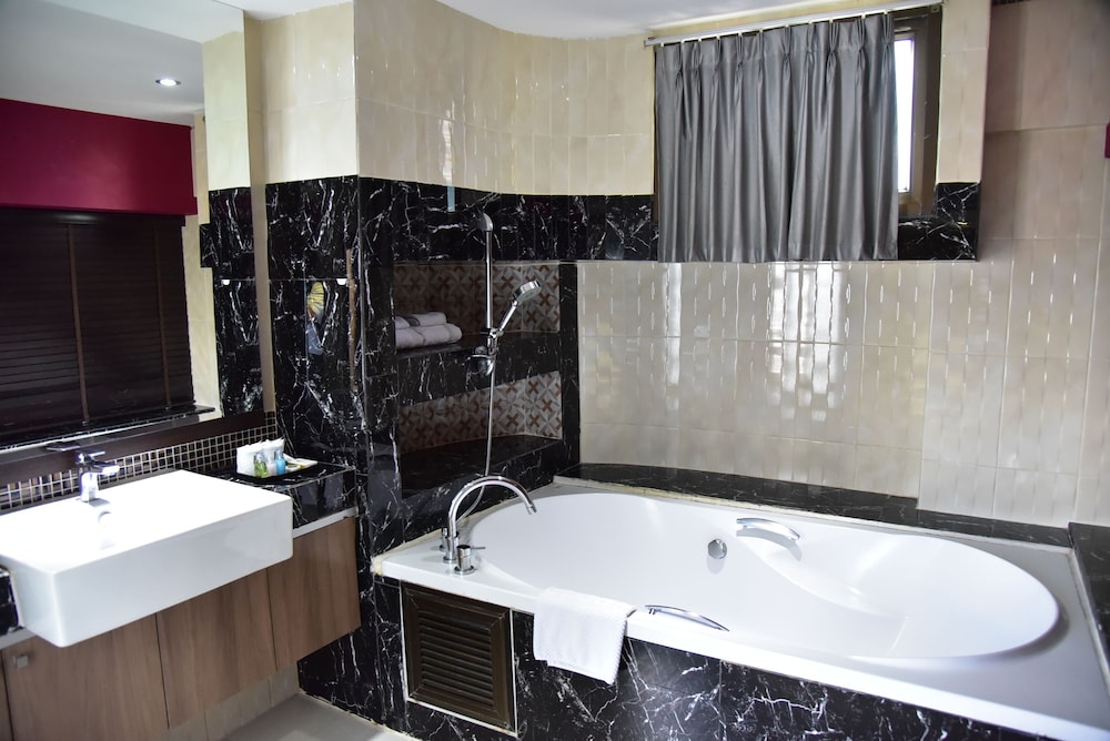 Grand Pink Hotel Hat Yai 40/49