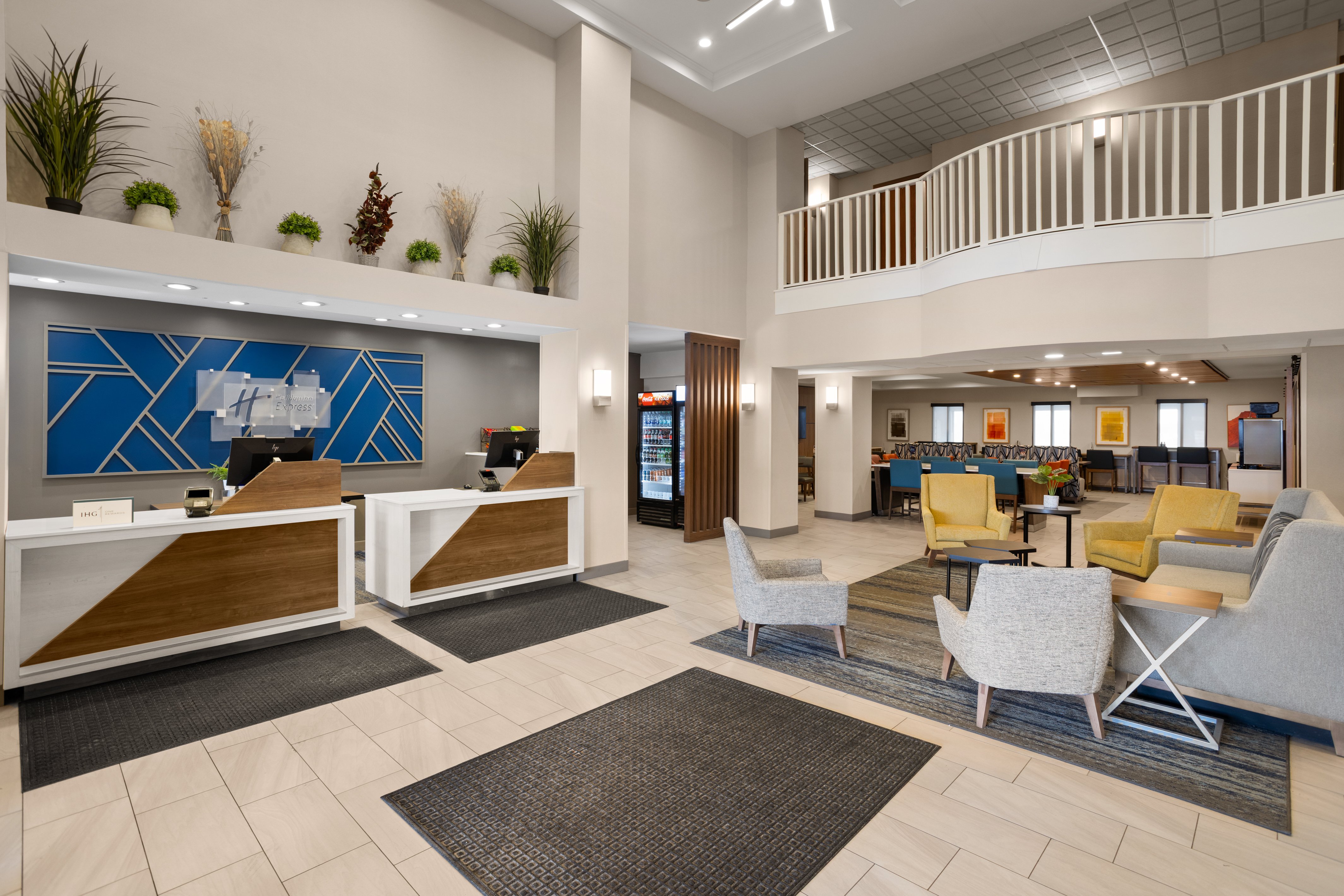 Holiday Inn Express Syracuse-Fairgrounds 12/75
