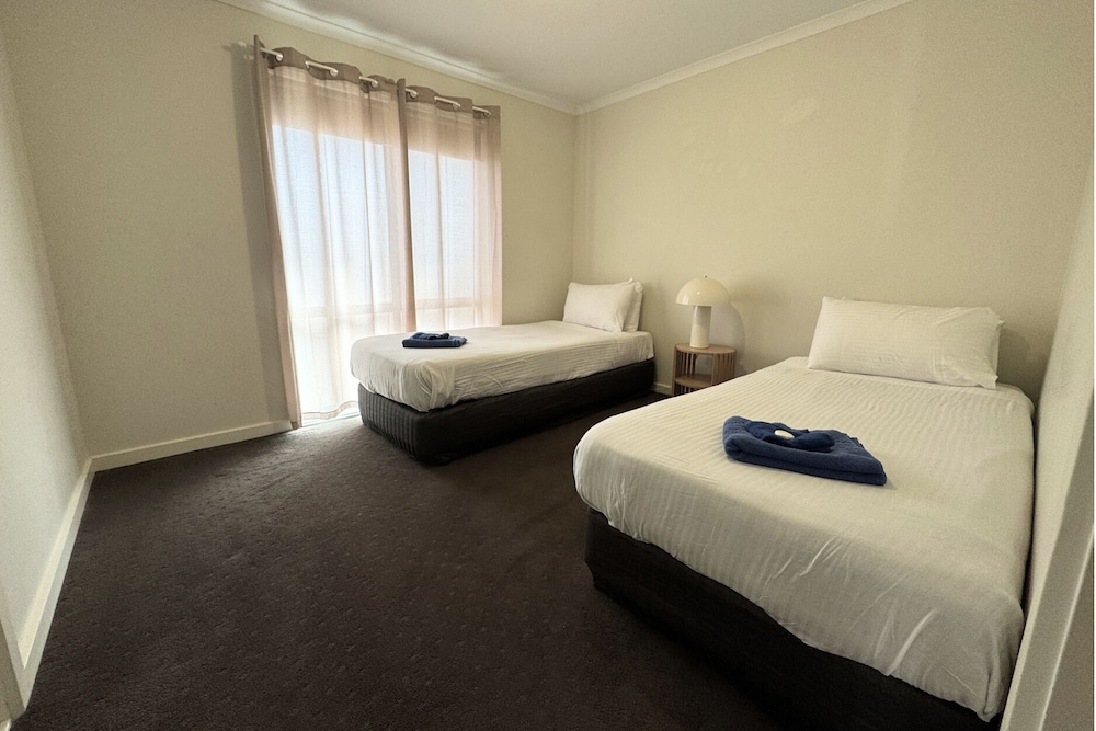 Sundowner Cabin And Tourist Park 15/50
