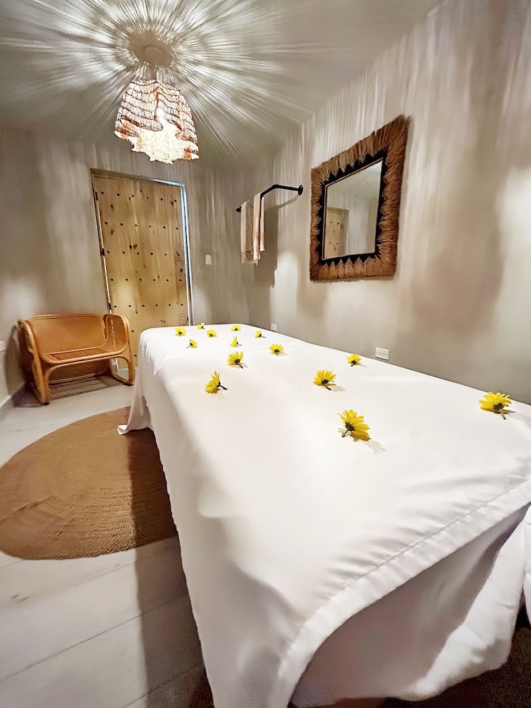 Bali Hotel Adults Only Isla Verde, a Trademark by Wyndham 35/62