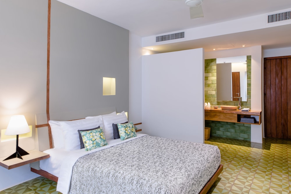 1920 HOTEL 14/40