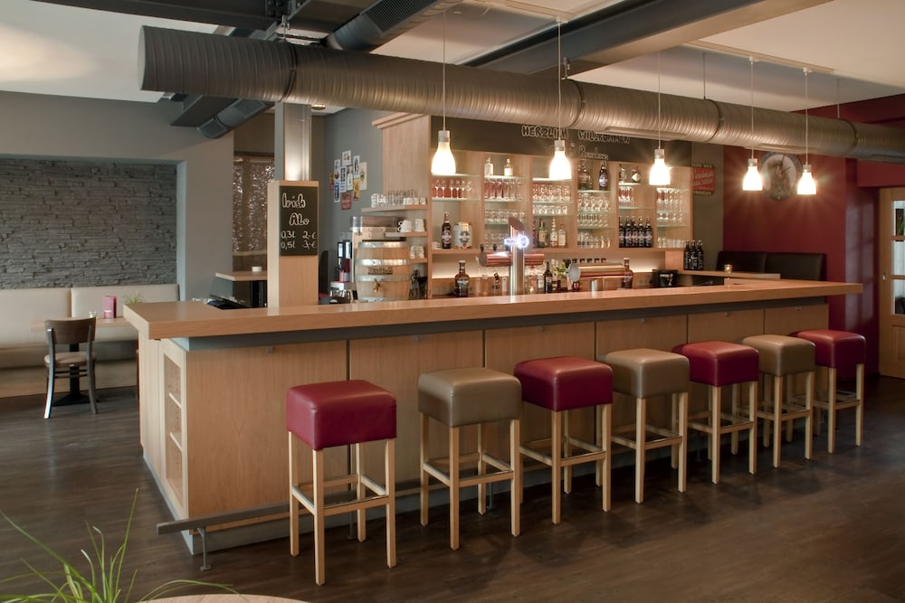 TROLL'S BRAUHAUS HOTEL 43/60