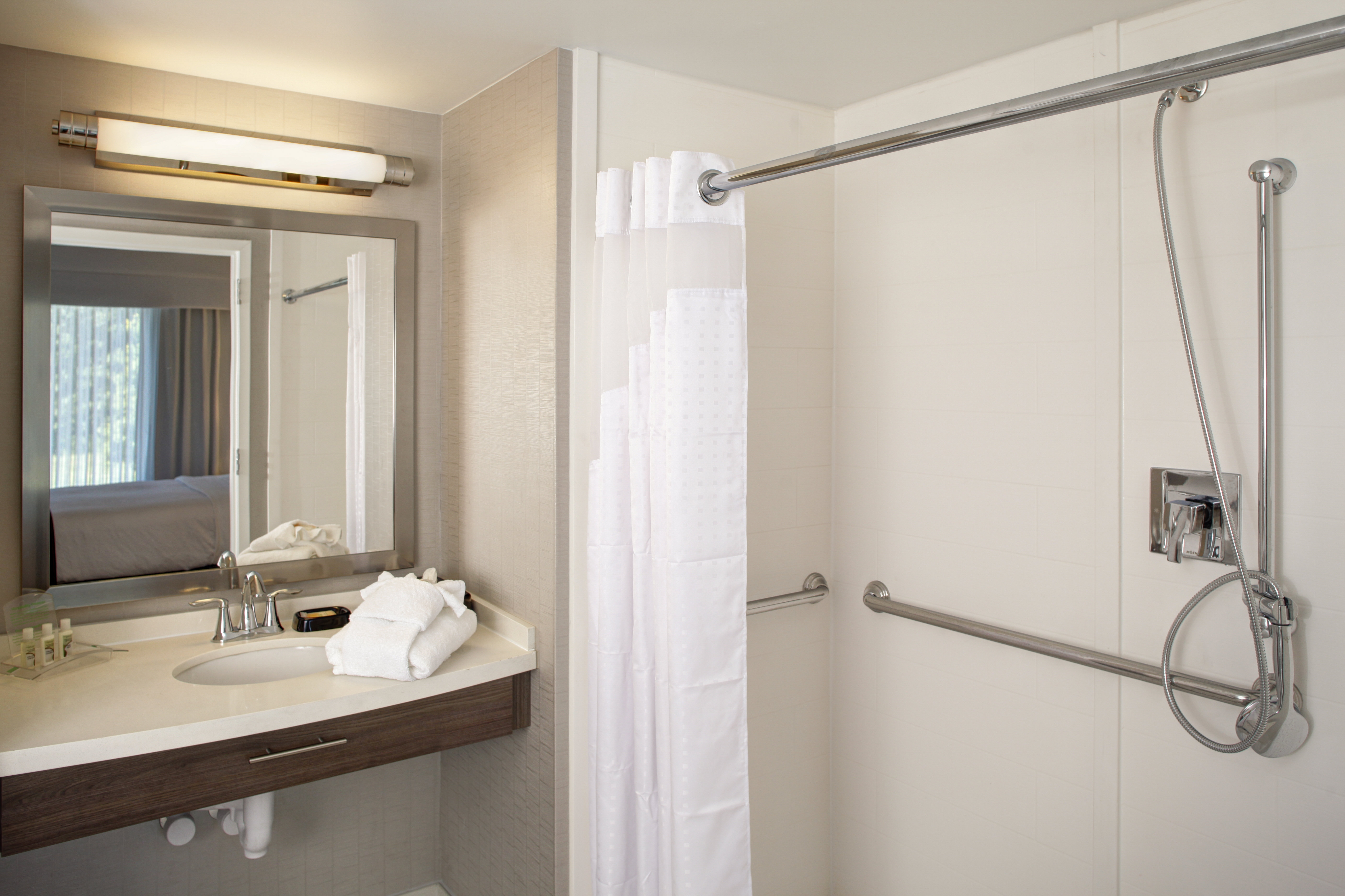 HOLIDAY INN FRANKLIN - COOL SPRINGS 64/64