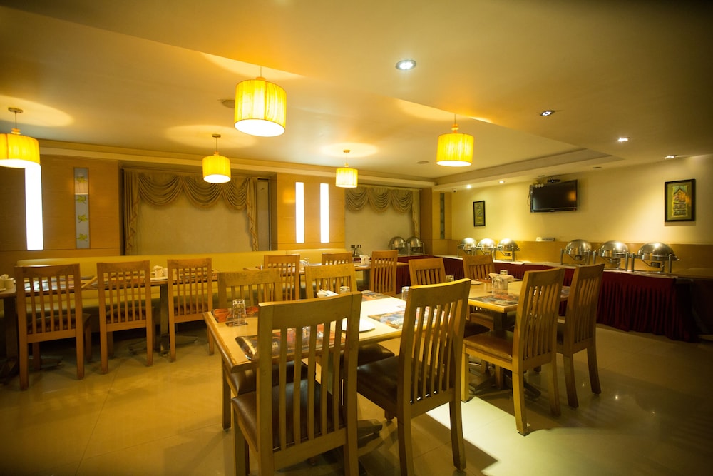 MAHALAYA RESIDENCY 50/59