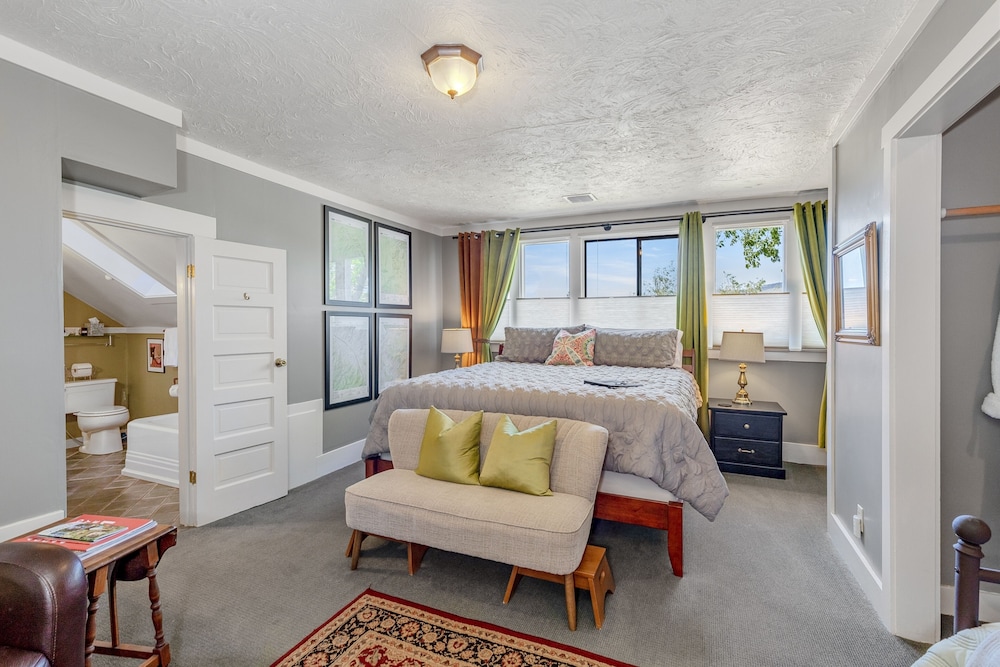 Oak Hill Bed & Breakfast 34/50