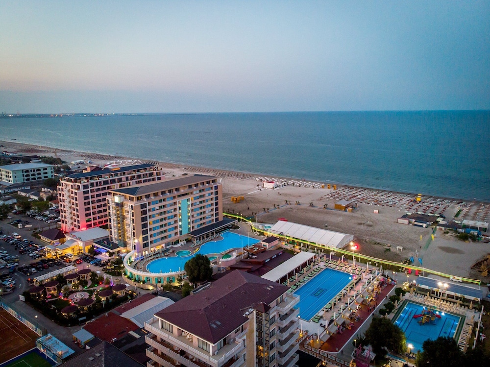 Phoenicia Luxury 48/55