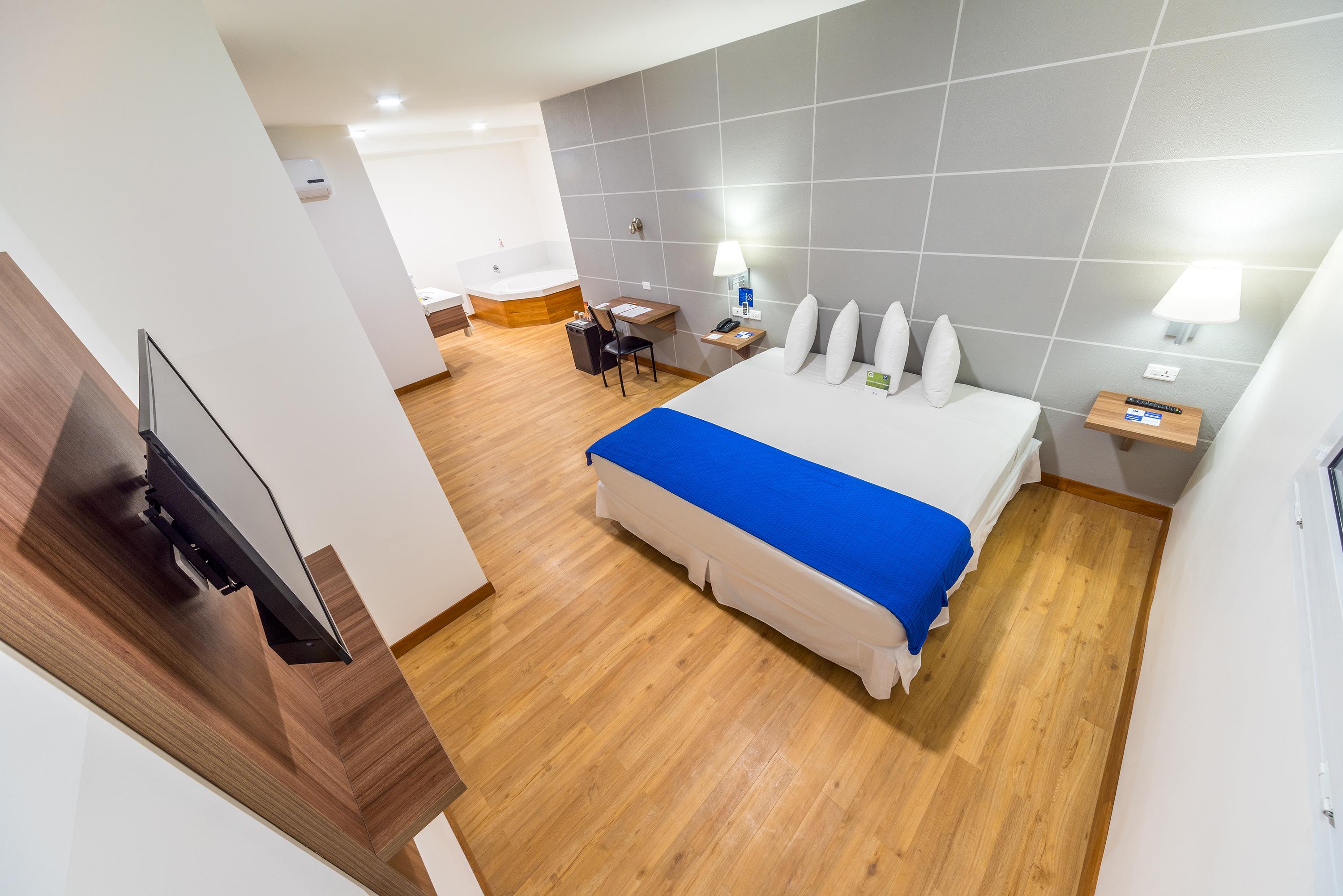 Suite, Street View
