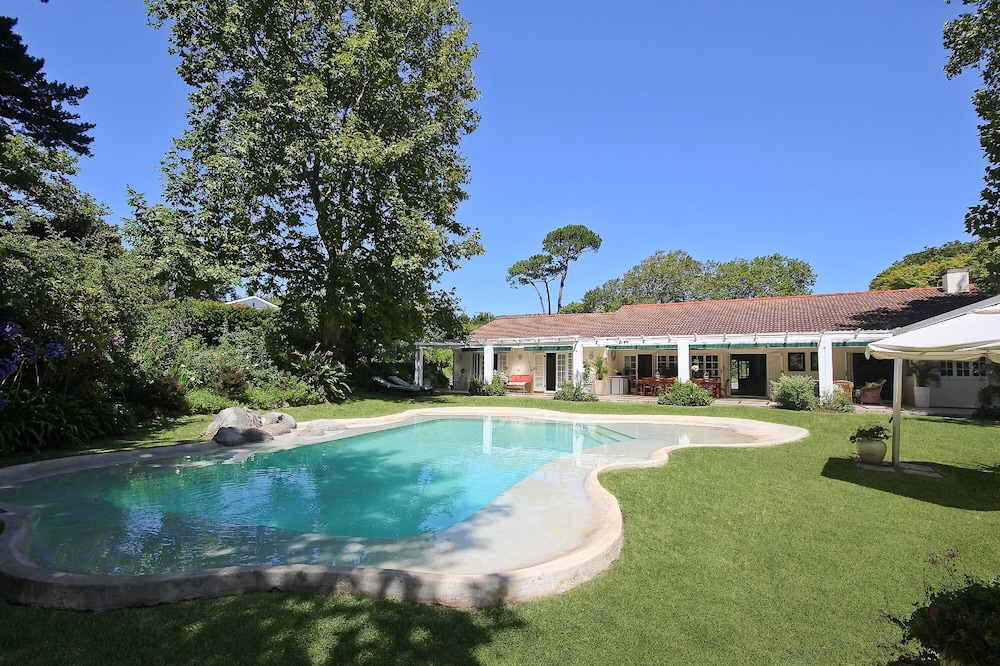 Beluga of Constantia Guest House 32/42