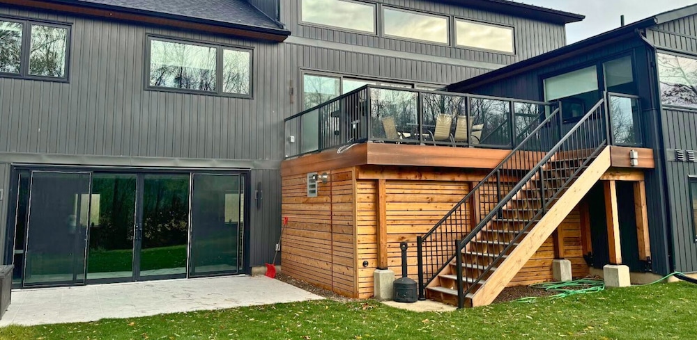 Claire Glen Chalet 3/50