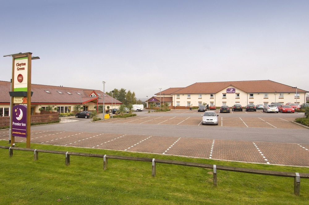 Premier Inn Oldham Central 40/48