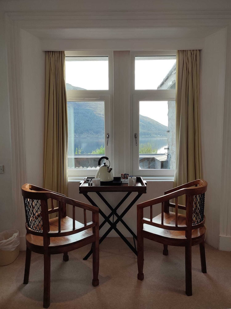 The Lodge on the Loch by OYO 35/50