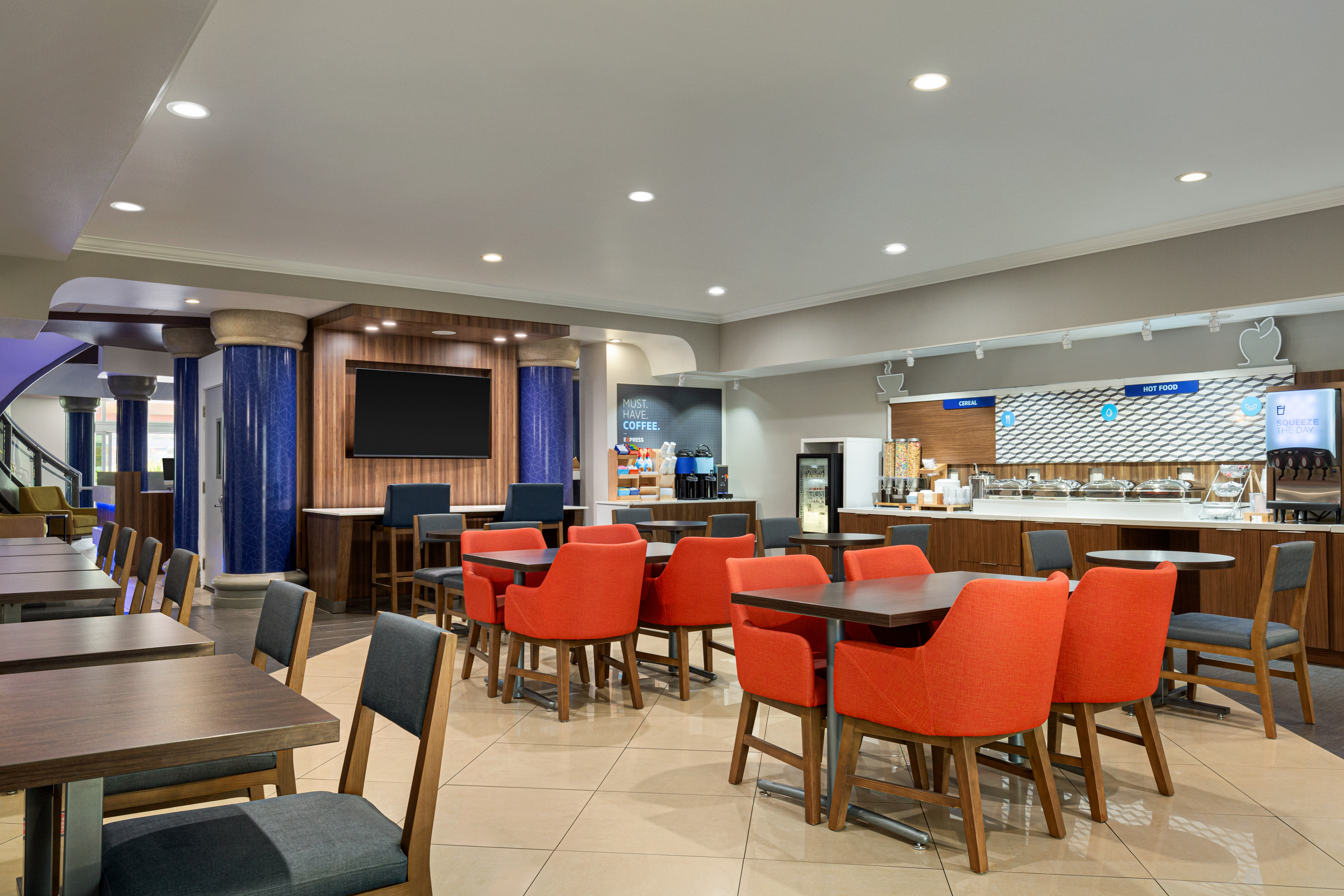 Holiday Inn Express Hotel Suites Bakersfield Central 47/71