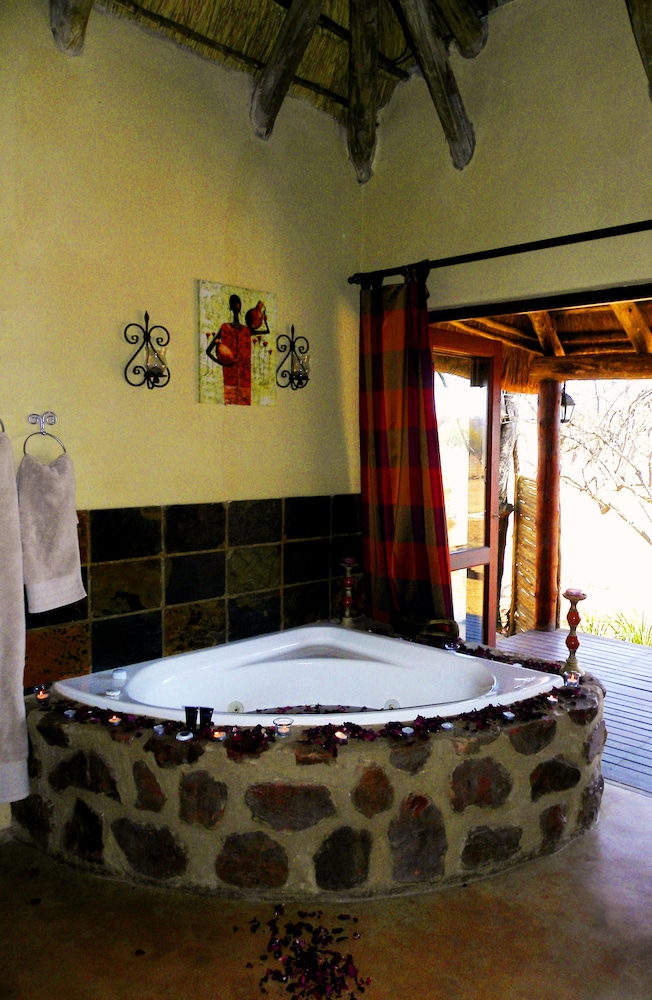 Mangwa Valley Game Lodge 3/50