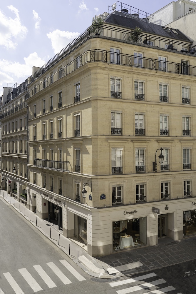 Hotel Royal Saint Honore 4/60