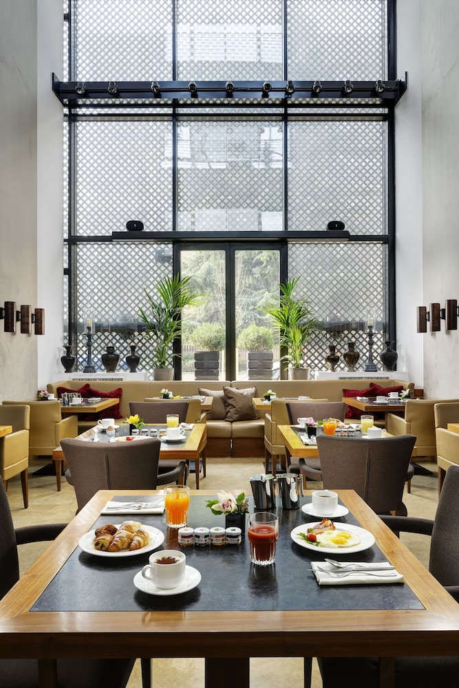 Milan Suite Hotel 54/62