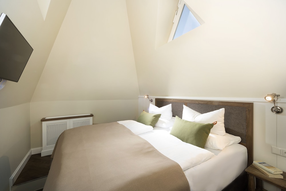 Tower, Suite