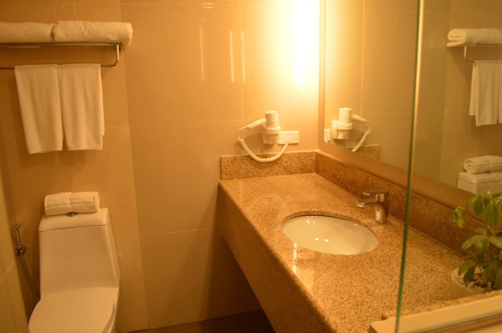 Hotel Veniz Session 32/33