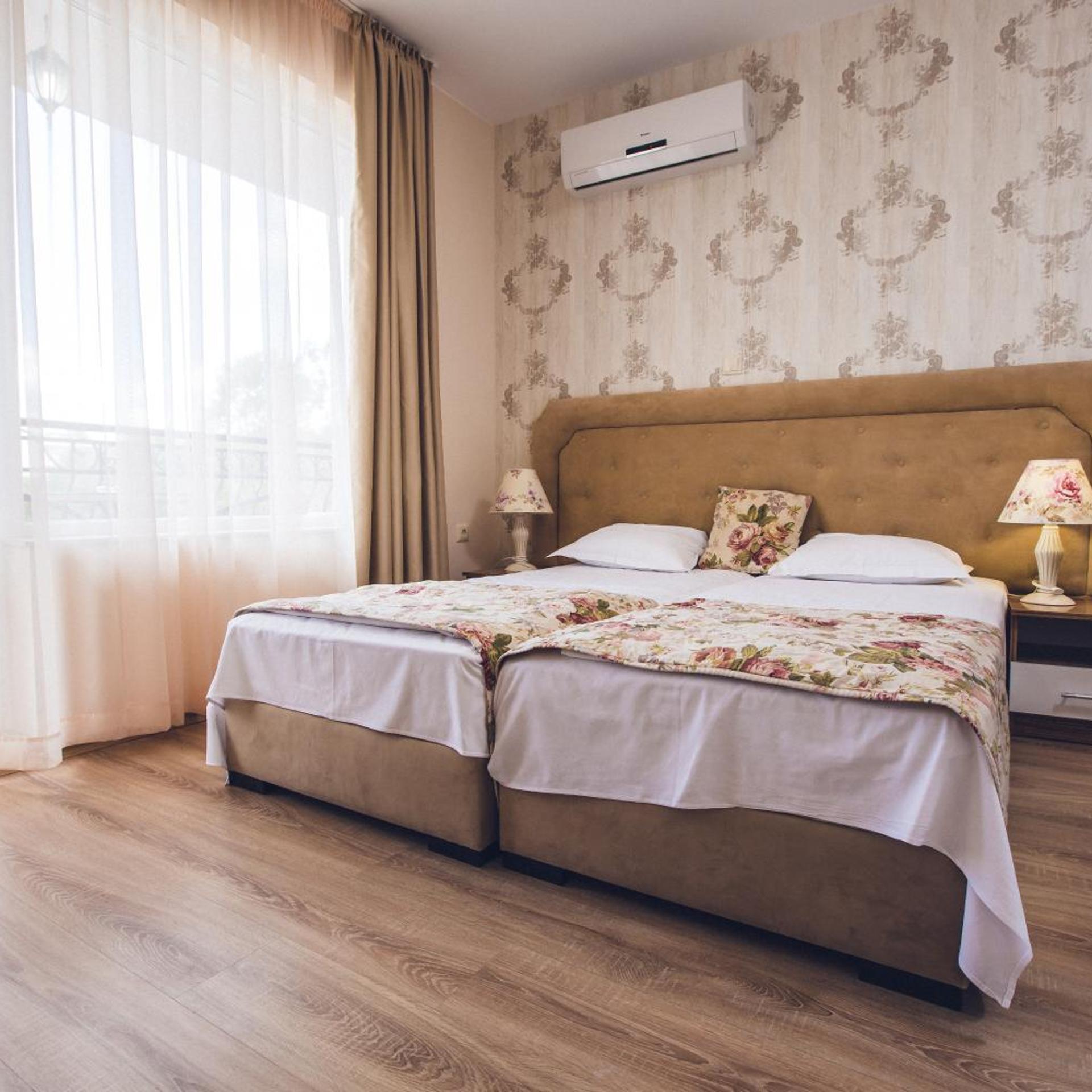 Room, Double or Twin Bed