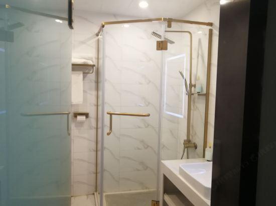 7 Days Inn (Guangzhou Chenjiaci Metro Station II) 22/23