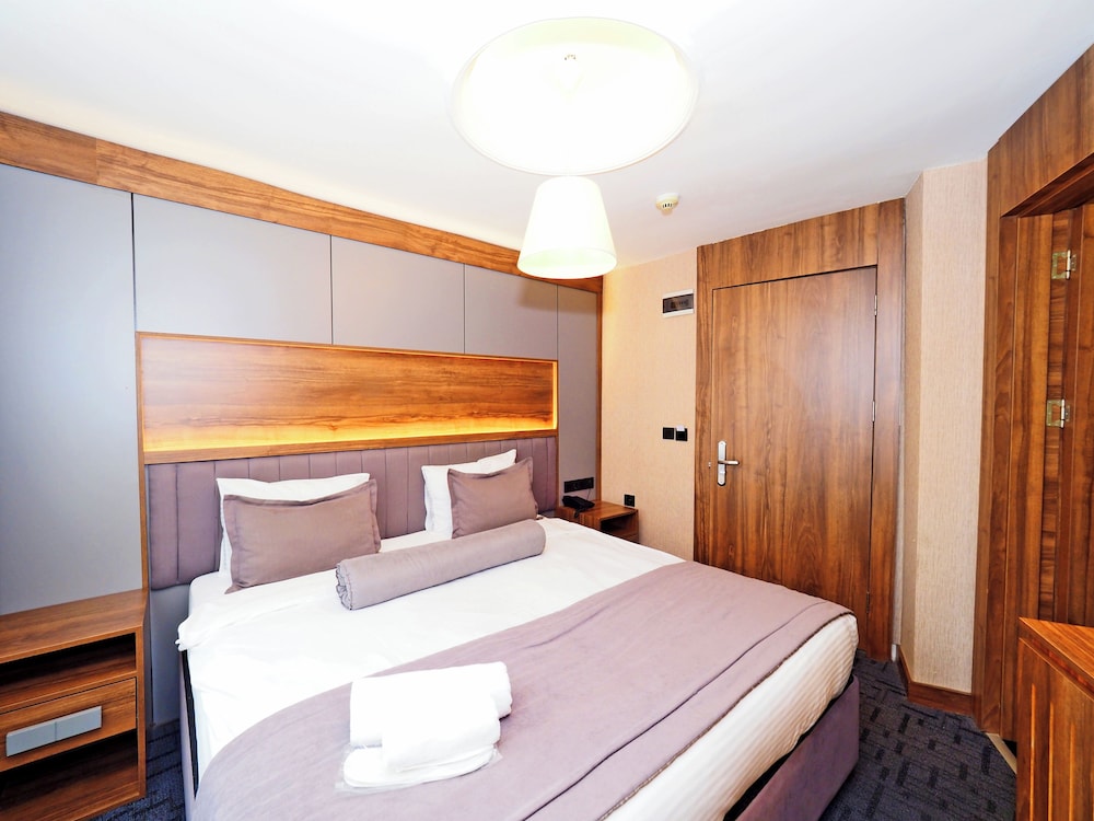 Best House Hotel 31/58